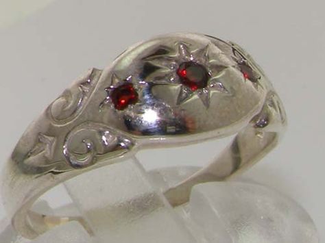 English 925 Solid Sterling Silver Natural 3 Garnet by GemsofLondon Silver Ruby Rings, Vintage Ring Silver, Red Engagement Ring, Antique Style Rings, Ruby Bands, Vintage Silver Rings, Detailed Jewelry, Ring Antique, Pretty Jewellery