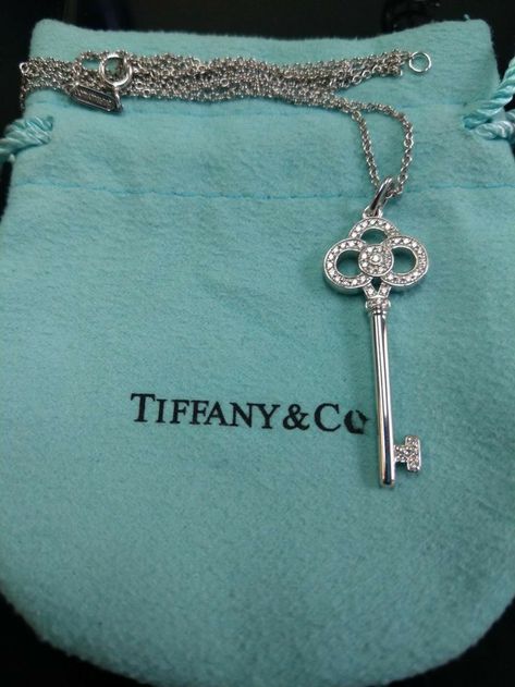 Tiffany Key Necklace, Tiffany Key, Tiffany And Co Jewelry, Tiffany And Co Necklace, Blue Sapphire Pendant, Fancy Jewelry Necklace, Tiffany Necklace, Luxury Jewelry Brands, Accesories Jewelry