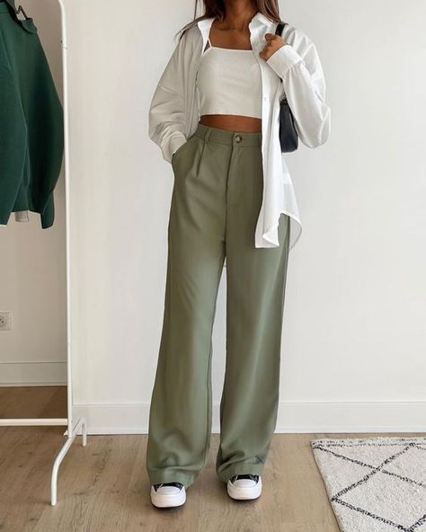 Spring outfits | Trendy outfits spring Olive Pants Outfit, Cozy Spring Outfits, Olive Green Outfit, Outfit Ideas March, Cute And Aesthetic, Trendy Spring Outfits, Looks Pinterest, Minimalist Fashion Women, Modest Fashion Hijab