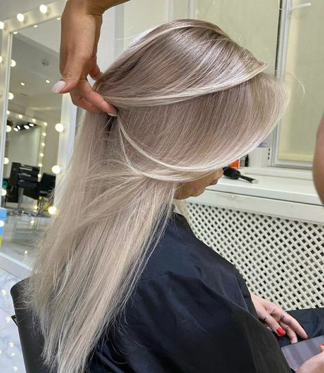 Silvery Blonde Hair, 10 Major Winter Hair Colors, Winter Hair Colors, Perfect Blonde Hair, Best Hair Dye, Ash Blonde Hair Colour, Silver Blonde Hair, Icy Blonde Hair, Ashy Blonde