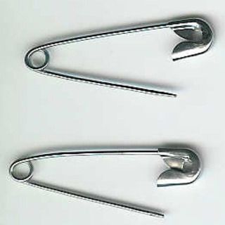 Safety Pin Earrings Diy Safety, Safety Pin Crafts, Band Outfits, Earrings Ideas, Safety Pin Earrings, Pin Earrings, Bead Charms Diy, Emergency Kit, Pin Jewelry