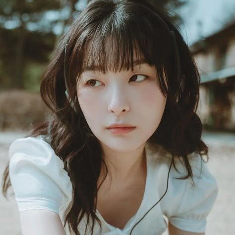 Seulgi Photoshoot, Seulgi Instagram, Red Velvet Seulgi, Girl Cakes, Crushed Velvet, Girl Icons, Kpop Girl Groups, Instagram Update, Korean Girl