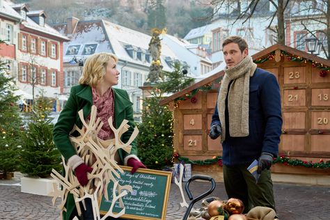 Ali Liebert, Best Hallmark Christmas Movies, Christmas In Rome, Hallmark Channel Christmas Movies, Holidays 2023, Holiday Movies, Grey Christmas, Hallmark Christmas Movies, The Best Films