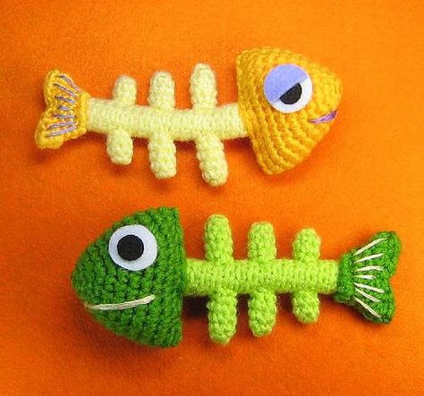 Fish Bone Crochet Pattern, Bone Crochet Pattern, Amigurumi Colorful, Crochet Amiguri, Bone Crochet, Amigurumi Tips, Crochet Pattern Written, Crochet Cat Toys, Crochet Fish