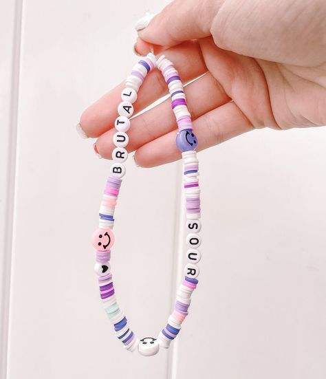 Phone Charm Beads, Pulseras Aesthetic, Accesorios Aesthetic, Preppy Bracelets, Preppy Jewelry, Clay Bead Bracelet, Phone Straps, Strap Phone, Bracelet Inspo