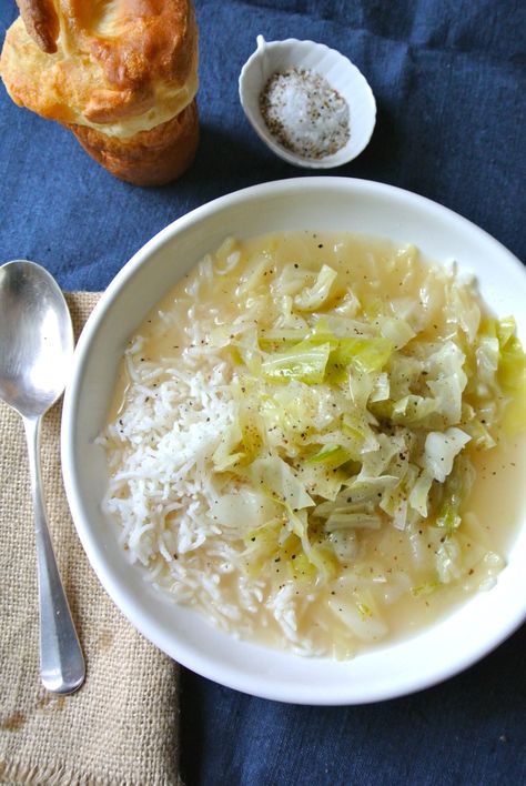 Bleak, cold days call for hearty soups made with ease. This recipe, "Kabisuppe" which means cabbage & rice soup originating in Sweden & Norway)) is from my friend, Liz Shenk, owner, with he... Cabbage Stew, Cabbage Rice, Rice Soup Recipes, Chicken And Cabbage, Soup And Stew, Rice Soup, Cabbage Soup, Bowl Of Soup, Hearty Soups