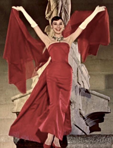 60s Evening Dress, Audrey Hepburn Red Dress, Movie Dresses, Matric Dress, Dresses Couture, High Fashion Runway, Couture Evening Dress, Gregory Peck, Christmas Dresses