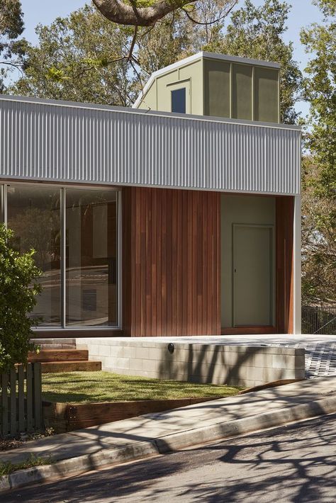 With jobs, friends and their hearts in Highgate Hill, the occupants of this home knew they couldn’t live anywhere else in Brisbane. In such a tightly held area, they found a small, narrow block and set about creating a home that would support their family and a vibrant social life. Sustainability and low-maintenance materials were also important to them. Photography: Toby Scott Beach House Architecture, Sectional Perspective, Modern Carport, Beach Houses Architecture, Brisbane Architects, Australia House, Hidden Spaces, Front Courtyard, Beach Shack