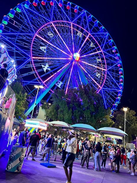 Dallas State Fair, Texas State Fair Aesthetic, State Fair Texas, Dallas Texas Aesthetic, Texas Activities, Texas Fair, Dallas Nightlife, Texas Aesthetic, State Fair Of Texas