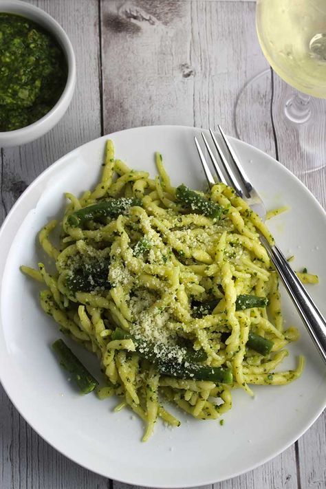 Ligurian Pesto Pasta recipe features trofie pasta popular in Liguria tossed with classic basil pesto Genovese along with green beans. Ligurian Pesto, Pasta With Wine, Trofie Pasta, Pesto Pasta Dishes, Nut Free Pesto, Pesto Pasta Recipe, Pesto Pasta Recipes, Healthy Pasta, Wine Food Pairing