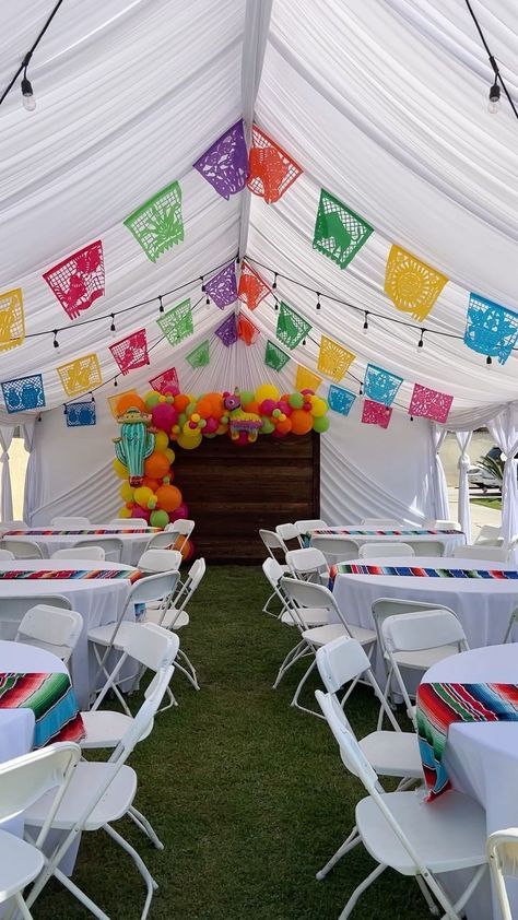 Fiesta Theme 21st Birthday Party, 50th Mexican Birthday Party Ideas, Fiesta Theme Party Decorations Outdoor, 50 Mexican Theme Party, Fiesta Theme Party Balloons, Fiesta Party Table Decor, Mexican Birthday Decorations, First Fiesta Table Decor, Fiesta Theme 50th Birthday Party