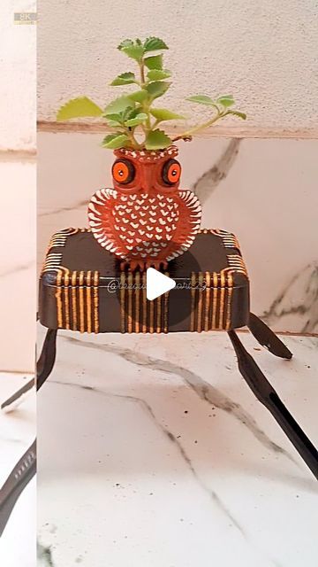 Puja Decoration, Budget Art, Easy Diy Home Decor, Alpona Design, Hey Beautiful, Diy Home Decor Ideas, Daily Video, Queen Rania, Best Out Of Waste