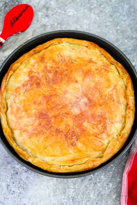 Albanian Phyllo Meat Pie (Byrek me Mish) - Mediterranean Latin Love Affair Phyllo Meat Pie, Homemade Phyllo Dough, Ground Beef Sauce, Burek Recipe, Phyllo Recipes, Albanian Recipes, Beef Sauce, Ground Meat Recipes, Phyllo Dough