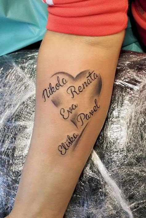 Unique Memorial Tattoos Grandmother, Grandchildren Tattoo Ideas Grandmothers, Tattoo Ideas Grandma, Names Tattoos For Women, Grandma Tattoo For Grandkids, Grandchildren Tattoo Ideas, Grandkids Tattoo Ideas, Tattoo Grandma, Tattoos For Childrens Names