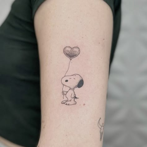 snoopy woodstock peanuts fine line tattoo heart delicate Snoopy Tattoo, Bestie Tattoo, New Tattoo Designs, Time Tattoos, Fine Line Tattoos, S Tattoo, Line Tattoos, Skin Art, Mini Tattoos