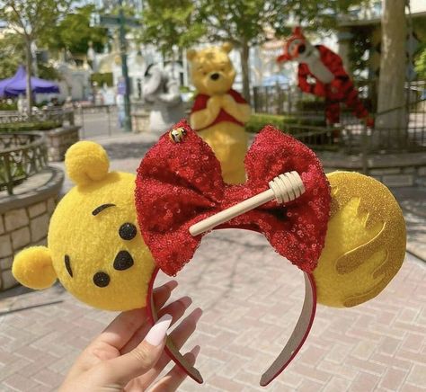 Disney World Ears, Winnie The Pooh Ears, Disneysea Tokyo, Diy Disney Ears, Disney Ears Headband, Disney Diy Crafts, Disneyland Ears, Diy Mickey Ears, Saying Hi