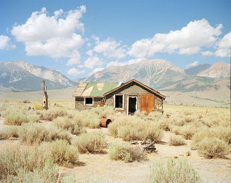 House In The Desert, House In Desert, Mojave Aesthetic, Desert Shack, Desert Town, Cabin In The Desert, Desert House, Mojave Desert Aesthetic, Abandoned 70s House