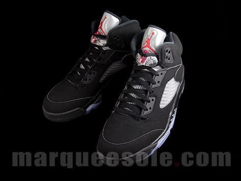 Sneaker Closet, Jordan V, Cheap Jordan Shoes, Shoes Sneakers Jordans, Retro Stuff, Air Jordan 5 Retro, Jordan Air, Shorts Outfits, Air Jordan Sneakers