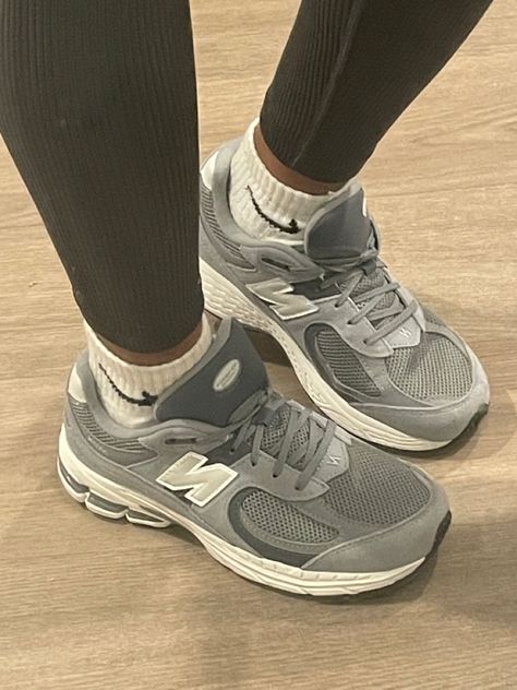 New Balance 2000r, Crowd Reference, New Balance 2002r Outfit, New Balance 2002r Grey, New Balance 2002, Zara Fashion Outfits, New Balance Outfit, New Balance 2002r, Back To School Shoes