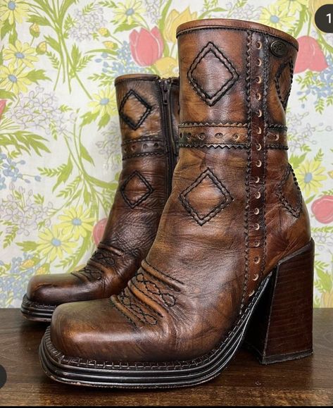 Brown Western Boots, Look Boho Chic, Cooler Style, Mode Hippie, Estilo Hippie, Funky Shoes, Shoe Inspo, Aesthetic Shoes, Swag Shoes