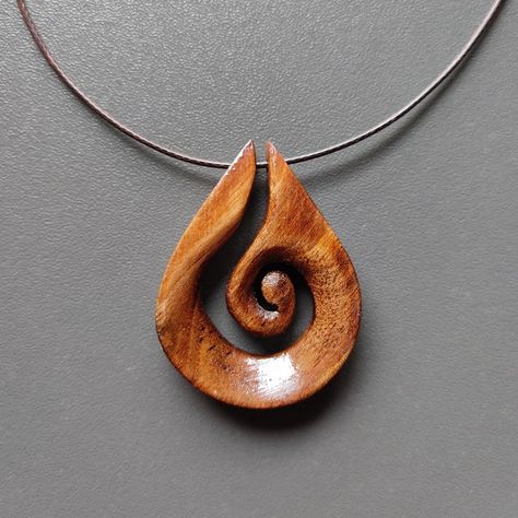 HrsartCreations - Etsy Canada Māori Design, Avocado Carving, Art Sculpture En Bois, Wood Necklace Pendant, Wooden Necklaces, Wood Jewelry Diy, Wood Spoon Carving, Special Gifts For Him, Wood Jewelery