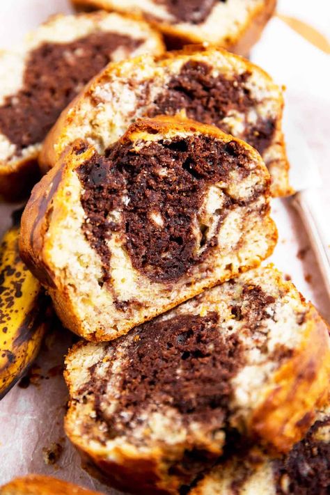 This Chocolate Marble Banana Bread recipe will wow your friends and family! It's quick and easy to prepare! Plus tips and tricks on creating the perfect swirl - you will never use another technique again! | #baking #bananabread #breakfast #bakingrecipe #easybaking #bananabreadrecipe Banana Marble Bread, Mary Berg Chocolate Swirl Banana Bread, Marble Banana Bread Recipe, Banana Bread Swirl, Chocolate Swirl Banana Bread, Marble Bread Recipe, Marble Banana Bread, Mary Berry Desserts, Banana Bread Healthy Easy