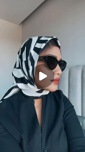 Ways To Wear A Headscarf, Headscarf Outfit, Type Of Content, Trendy Scarves, How To Wear A Scarf, Scarf Outfit, Tie Scarf, Loose Ends, Trendy Sunglasses