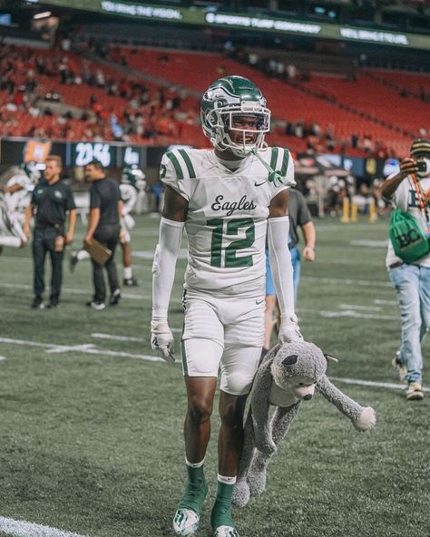 Travis Hunter on Instagram: “Put The Whole Hood🏚On My Back I Had To Carry Em 🎒…” Travis Hunter, Football Drip, Boys Birthday Outfits, Football Pics, Game Outfit, Giants Football, Football Game Outfit, Washington Commanders, Nfl Football Teams