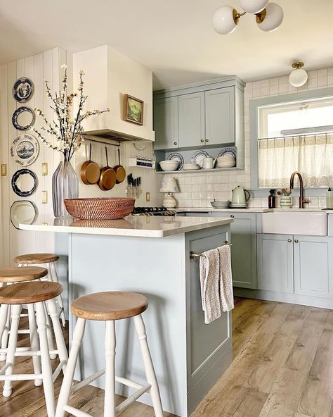 Jo Galbraith | modern cottage | I’ve been asked by a few of you about the new paint colour in the dining room and it’s Dew Drop @sherwinwilliams Pale blue can be… | Instagram Small Cottage Home Decor, Pale Blue Kitchen, Basic Sewing Machine, Dining Room Banquette, Florida Cottage, Everyday Photos, Cottage Kitchen Design, Beach Kitchen, Small Cottage Homes