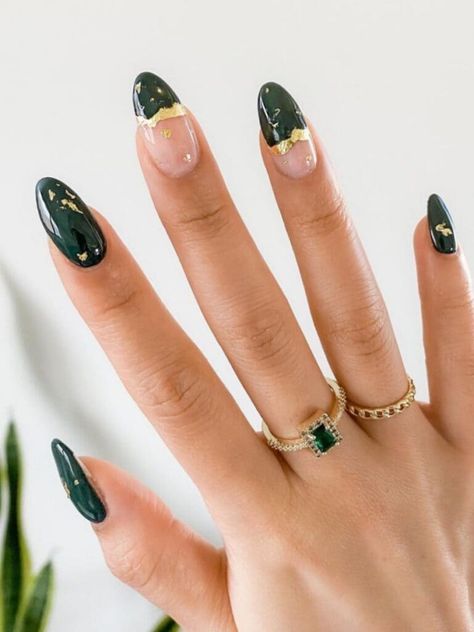 Half-dip green nails with gold foils Forest Green Almond Nails, Dark Emerald Green Nails, Emerald Green And Gold Nails, Emerald Green Nail Ideas, Green And Gold Nails, Emerald Green Nail Polish, Emerald Green Nails, Gold Glitter Nail Polish, Juliana Nails