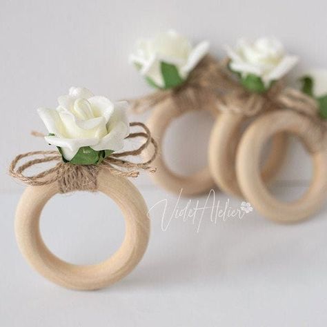 Napkin Rings Ideas, Diy Napkin Rings, Tables Wedding, Napkin Rings Diy, Napkin Rings Wedding, Deco Champetre, Wooden Napkin Rings, Diy Napkins, Wedding Napkin