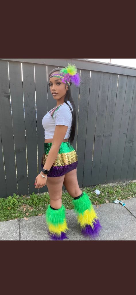 Marci Grad Party Outfit, Marci Grad Outfit, Mardi Gras Outfits For Women Black, Madi Gras Outfit Ideas Black Women, Mardigrass Ideas Outfit, Diy Mardi Gras Pants, Mardi Gras Outfits Black Women, Mardi Gras Party Outfit College, Mardi Gras Fits