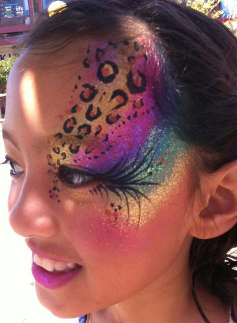 Panter oog Kids Face Painting, Eye Face Painting, Animal Face Paintings, Festival Face Paint, Face Painting Tips, Festival Paint, Adult Face Painting, Cheetah Spots, Girl Face Painting