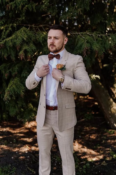 Beige Suit Bow Tie, Wedding Suits Groom Checkered, Champagne Groom Suit, Groom Cream Suit, Groom Suit Bow Tie, Groom Suit Trends, Sage Wedding Ideas, Groomsmen Burgundy, Sam Sparks