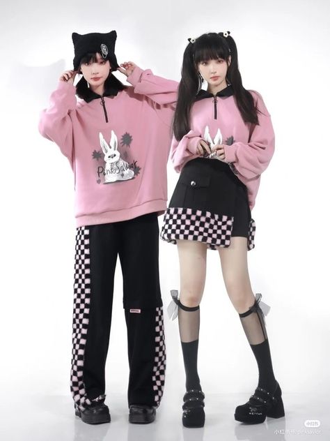 Jumper Outfit, Best Friend Outfits, Friend Outfits, Kpop Fashion Outfits, Edgy Outfits, Stage Outfits, Japanese Fashion, Matching Outfits, Cute Fashion