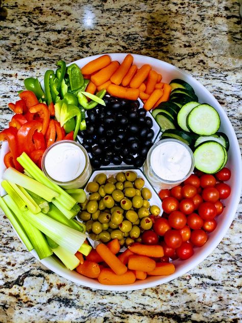 3 Tier Veggie Tray, Veggie Relish Tray Ideas, Simple Relish Tray Ideas, Relish Tray Ideas Summer, Relish Trays For Thanksgiving, Relish Tray Ideas Parties, Baby Shower Vegetable Tray Ideas, Diy Veggie Tray, Fancy Veggie Tray