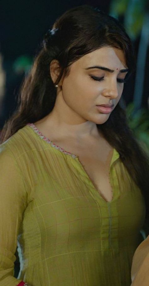 Samantha In Saree, Bed Scene, Samantha Images, Stylish Actresses, Samantha Pics, Samantha Ruth, Bollywood Hairstyles, Actress Without Makeup, Samantha Photos