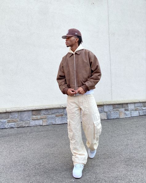 Beige Outfit Men, Brown Combination, Urban Photoshoot, White Hoodie Men, Mocha Mousse, Brown Streetwear, Trendy Boy Outfits, Streetwear Fits, Beige Outfit