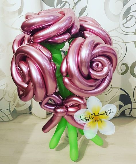 Balloon Flowers Diy, Mothers Day Balloons, Balloon Twisting, Diy Balloon Decorations, Diy Balloon, Balloon Sculptures, Giant Paper Flowers, Flowers Beautiful, Balloon Flowers