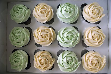 Prom Food, Sage Green Baby Shower, Green Cupcakes, Bridal Shower Cupcakes, Cupcake Cake Designs, Green Baby Shower, Baby Shower Inspiration, Boy Baby Shower Themes, Shower Cupcakes