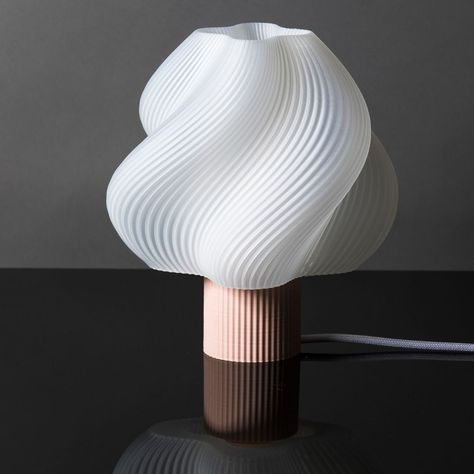 Inspired by ice cream and 3D-printed from biodegradable plastic - Crème Atelier sustainably crafts Soft Serve Lamp, adding the right touch of uniqueness to one's interiors. Project: Soft Serve Lamp Design by: Crème Atelier #designwanted 3d Print Lamp Shade, 3d Print Lighting, 3d Lamp Design, 3d Printed Design, Soft Product Design, 3d Printed Lamp Shade, Lamp 3d Print, 3d Print Light, 3d Print Lamp