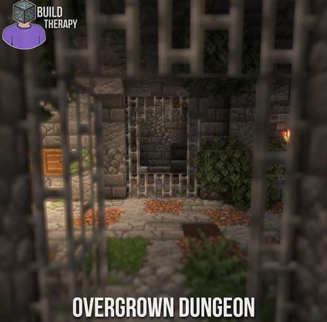 Dungeon Design Minecraft, Minecraft Medieval Prison, Minecraft Castle Dungeon, Minecraft Dungeon Build Ideas, Minecraft Jail Cell Ideas, Minecraft Dungeon Design, Minecraft Creepy House, Minecraft Jail Cell, Evil Lair Minecraft