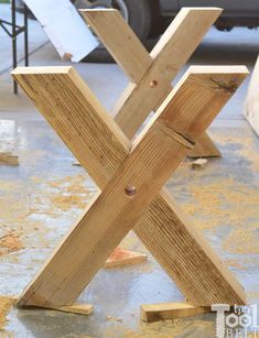 Diy Table Legs Wood How To Build, X Leg Table, Farmhouse Table Legs Diy, Farm Table Plans, Junk Furniture, Dining Room Lighting Ideas, Kursi Outdoor, Diy Farm Table, Diy Picnic