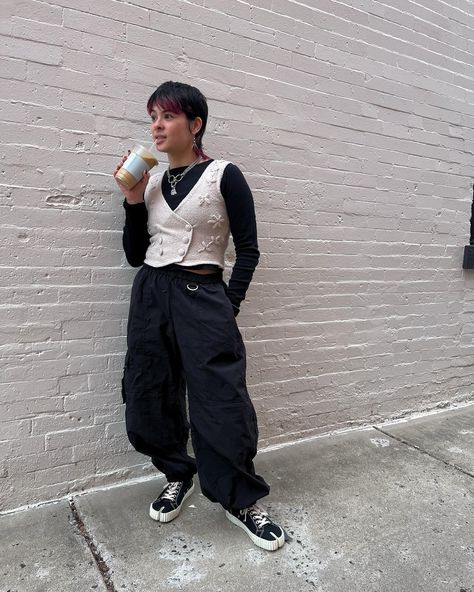 pov: i got u a coffee! ☕️ + there are a bunch of new friends here, so i wanted say hey and share a bit about me. ⛓️✨🖤 thanks for being here! 🫶🏼 • i’m kary & my pronouns are they/them! ⛓️ I create androgynous fashion, lifestyle, and queer content! I started making silly lil videos on the internet because, as a queer, non-binary, half-filipino-half-white person, i didn’t really have anyone who looked like me to look up to when I was growing up and finding myself. representation matters, and I h... Non Binary Suit, Non Binary Fashion, Representation Matters, My Pronouns, Half Filipino, I Got U, Finding Myself, Non Binary, Androgynous Fashion