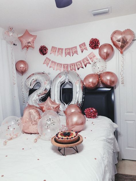 Home Birthday Decorations, Decor Ideas Birthday, Birthday Decor Ideas, Surprise Birthday Decorations, Birthday Room, Birthday Decorations At Home, Happy Birthday Decor, Happy 20th Birthday, Birthday Room Decorations