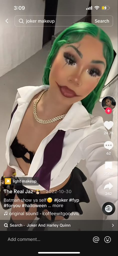 Halloween Inspo Black Women, Bride Of Chucky Black Women, Joker Baddie Costume, Black Shego Costume, Baddie Hollowed Costumes, Dark Hair Characters Halloween, Halloween Costume Ideas Besties, Joker Costume Female Outfit Black Woman, Costume Ideas Simple Last Minute