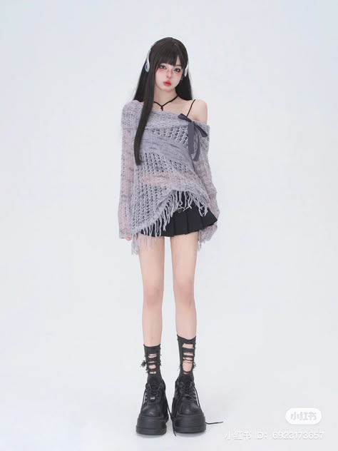 Kooky Outfits, Metallic Outfit, Transparent Outfit, Oversized Grey Sweater, 2000s Japanese Fashion, Oversized Sweater Women, Female Pose Reference, Body Outfit, Women Sleeve