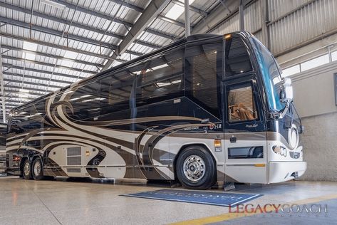 Prevost Coach, House Lift, Buses For Sale, Michelin Tires, Luxury Motorhomes, Luxury Rv, Elegant Woman, Motorhome, Coaching