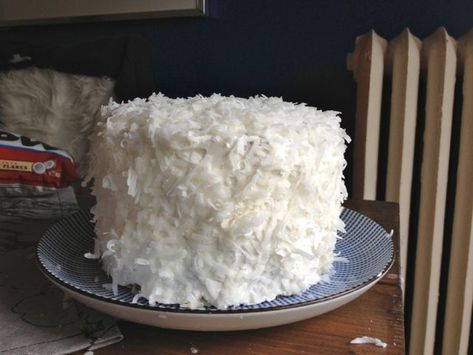 Coconut Layer Cake, Coconut Cream Cake, Mini Cake Recipe, Small Batch Baking, Coconut Cake Recipe, Coconut Cupcakes, White Cakes, Individual Desserts, Unsweetened Coconut Milk