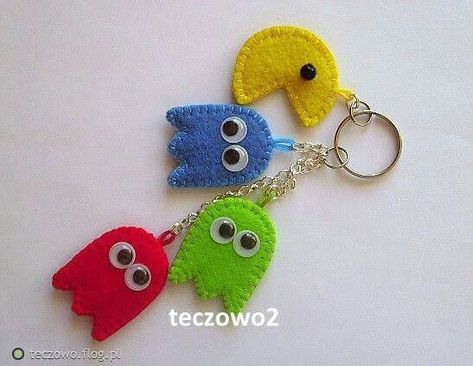 Felt Keyring, Felt Food Diy, Felt Hair Accessories, Felt Keychain, Felt Toys Patterns, Nerd Crafts, Diy Sewing Gifts, Felt Crafts Patterns, Felt Pattern